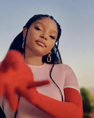 Halle Bailey OnlyFans Leaked Free Thumbnail Picture - #07QVODODMz