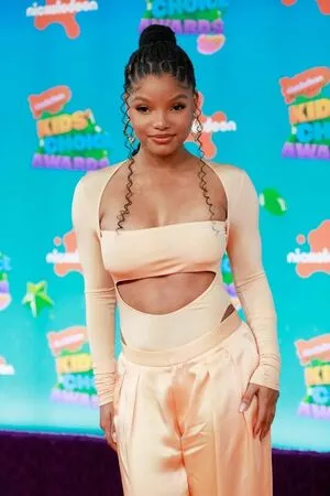 Halle Bailey OnlyFans Leaked Free Thumbnail Picture - #11w7NlC2H8