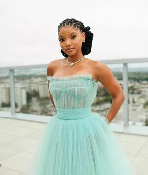 Halle Bailey OnlyFans Leaked Free Thumbnail Picture - #1XxuM9clPo