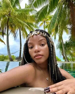 Halle Bailey OnlyFans Leaked Free Thumbnail Picture - #2XL1eSogmS