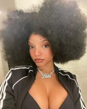 Halle Bailey OnlyFans Leaked Free Thumbnail Picture - #5qCucei0ak