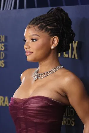 Halle Bailey OnlyFans Leaked Free Thumbnail Picture - #7Ad5UM809A