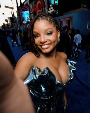 Halle Bailey OnlyFans Leaked Free Thumbnail Picture - #8SwSmDeGrT