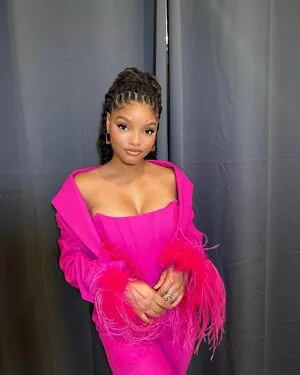Halle Bailey OnlyFans Leaked Free Thumbnail Picture - #8sh1H85dUg