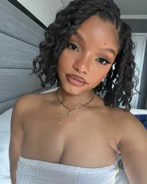 Halle Bailey OnlyFans Leaked Free Thumbnail Picture - #93f57Ttp61