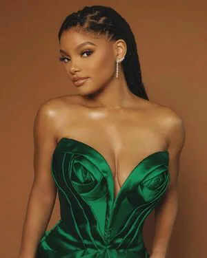Halle Bailey OnlyFans Leaked Free Thumbnail Picture - #AJOTrWldHp