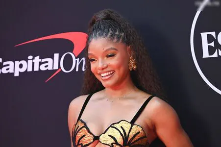 Halle Bailey OnlyFans Leaked Free Thumbnail Picture - #AeSr60qF8e