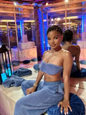 Halle Bailey OnlyFans Leaked Free Thumbnail Picture - #BEAl1UrENO