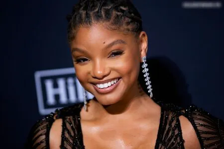 Halle Bailey OnlyFans Leaked Free Thumbnail Picture - #C5YnlR3Mk1