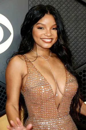 Halle Bailey OnlyFans Leaked Free Thumbnail Picture - #EoRffHdxhI