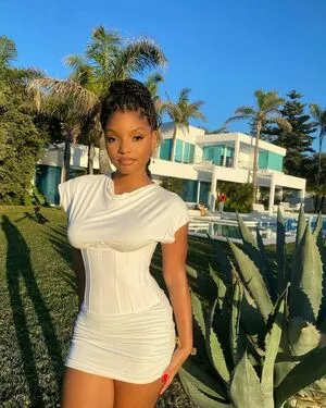 Halle Bailey OnlyFans Leaked Free Thumbnail Picture - #Fm0ZLTsJpq