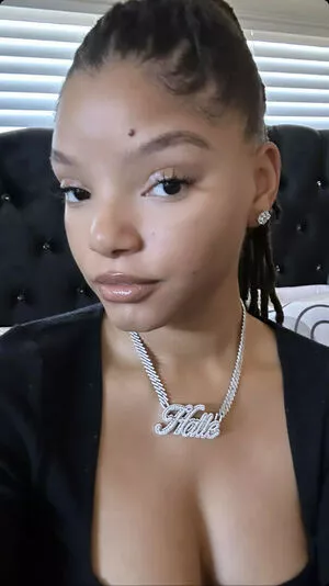 Halle Bailey OnlyFans Leaked Free Thumbnail Picture - #Hgb0oYPJI8
