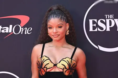 Halle Bailey OnlyFans Leaked Free Thumbnail Picture - #L7OmMiZt3E