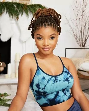 Halle Bailey OnlyFans Leaked Free Thumbnail Picture - #MNOnbFxoG1