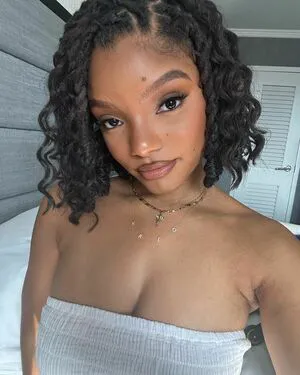 Halle Bailey OnlyFans Leaked Free Thumbnail Picture - #P4E1uKWPn2