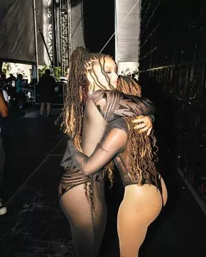 Halle Bailey OnlyFans Leaked Free Thumbnail Picture - #PMGmDOxa18