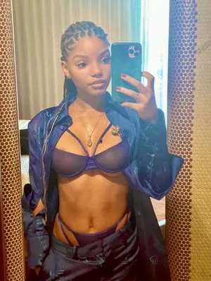 Halle Bailey OnlyFans Leaked Free Thumbnail Picture - #PT2sKO0pTS