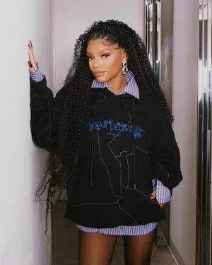 Halle Bailey OnlyFans Leaked Free Thumbnail Picture - #UlCtiEciob