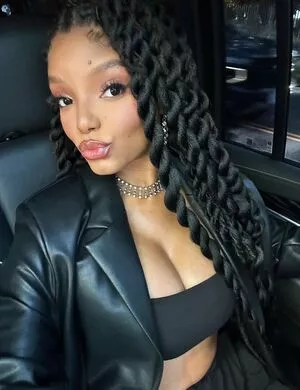 Halle Bailey OnlyFans Leaked Free Thumbnail Picture - #VUsnACn2fA