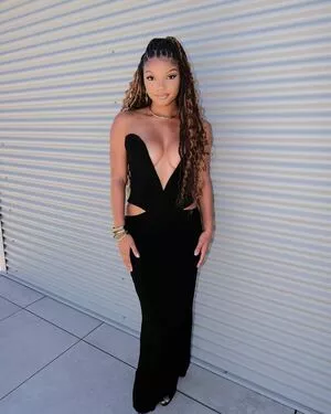 Halle Bailey OnlyFans Leaked Free Thumbnail Picture - #bKap0AdDbz