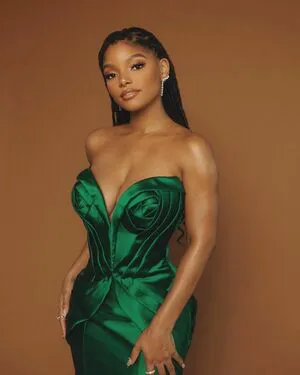 Halle Bailey OnlyFans Leaked Free Thumbnail Picture - #eRT8gm61v1
