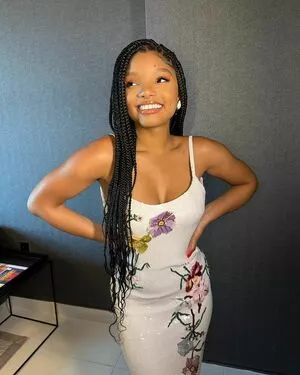 Halle Bailey OnlyFans Leaked Free Thumbnail Picture - #fzDXU4uBkA