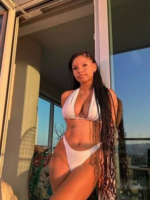 Halle Bailey OnlyFans Leaked Free Thumbnail Picture - #hECUH70UL2