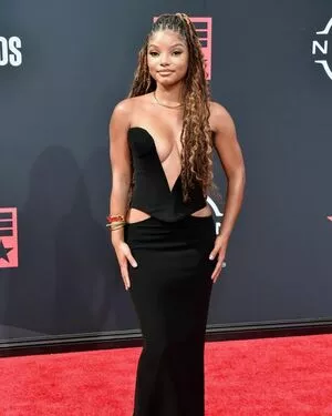 Halle Bailey OnlyFans Leaked Free Thumbnail Picture - #iRd5rHwRoE