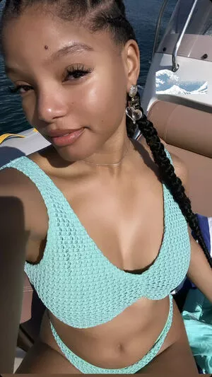 Halle Bailey OnlyFans Leaked Free Thumbnail Picture - #jaRHTJ0G0A