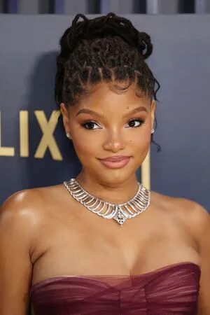 Halle Bailey OnlyFans Leaked Free Thumbnail Picture - #kB0OO2Q0kA