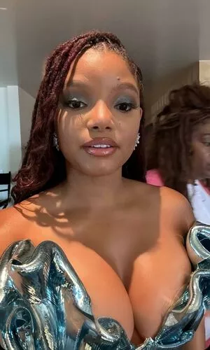 Halle Bailey OnlyFans Leaked Free Thumbnail Picture - #m2Z89dPKcQ