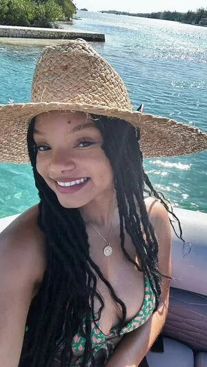 Halle Bailey OnlyFans Leaked Free Thumbnail Picture - #o2fHh3aIGE