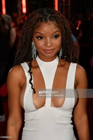Halle Bailey OnlyFans Leaked Free Thumbnail Picture - #oSysOt88IU