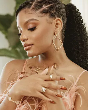 Halle Bailey OnlyFans Leaked Free Thumbnail Picture - #qlJ0oQ5CqG