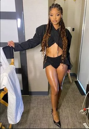 Halle Bailey OnlyFans Leaked Free Thumbnail Picture - #rEbEv1IylV