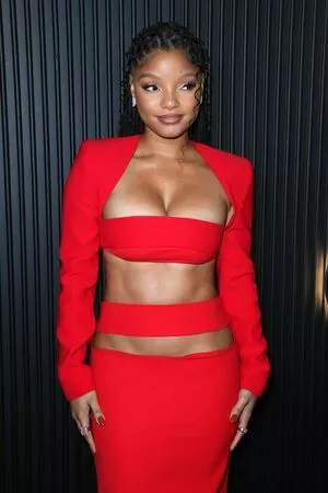 Halle Bailey OnlyFans Leaked Free Thumbnail Picture - #sholPX4HAm
