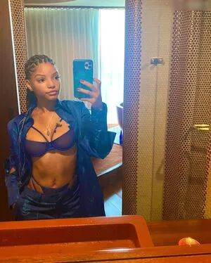 Halle Bailey OnlyFans Leaked Free Thumbnail Picture - #w5xlBu2OO4