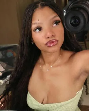 Halle Bailey OnlyFans Leaked Free Thumbnail Picture - #x5NQ93M6hY