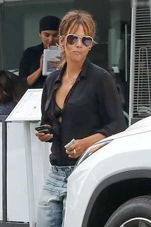 Halle Berry OnlyFans Leaked Free Thumbnail Picture - #C2afXvvrNB
