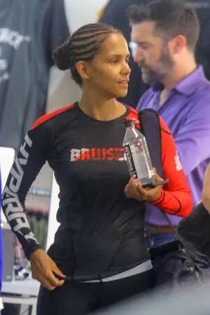 Halle Berry OnlyFans Leaked Free Thumbnail Picture - #GLOGUumAlH