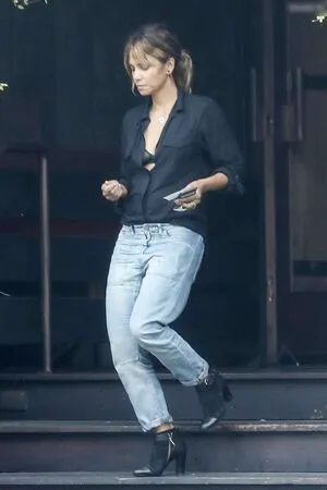 Halle Berry OnlyFans Leaked Free Thumbnail Picture - #YpIkQ9BmEm