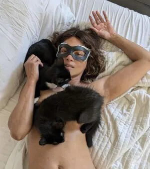 Halle Berry OnlyFans Leaked Free Thumbnail Picture - #uX9iY2h4ED