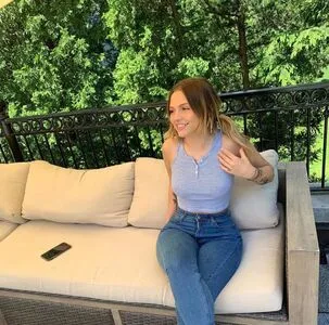 Halle Kirk OnlyFans Leaked Free Thumbnail Picture - #6bggE2govE