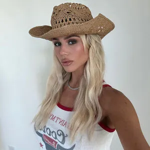 Hallie Batchelder OnlyFans Leaked Free Thumbnail Picture - #UPfnmvYAb3