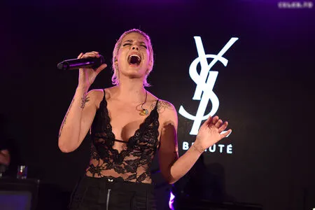 Halsey OnlyFans Leaked Free Thumbnail Picture - #10wrzurZnR