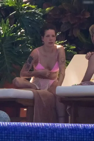 Halsey OnlyFans Leaked Free Thumbnail Picture - #1EbfW7RZJC