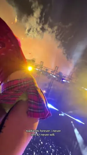 Halsey OnlyFans Leaked Free Thumbnail Picture - #1xOOFOLMsq