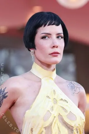 Halsey OnlyFans Leaked Free Thumbnail Picture - #2DyVz2Zy2d