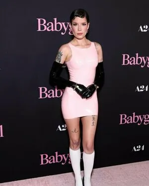 Halsey OnlyFans Leaked Free Thumbnail Picture - #3VqQes73vy