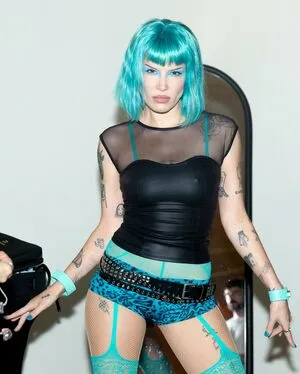 Halsey OnlyFans Leaked Free Thumbnail Picture - #4I6W1LSq8K